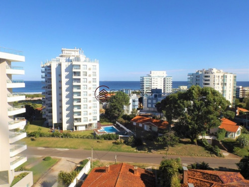 Apartamento De Dos Dormitorios Con Vista!- Ref: 2239