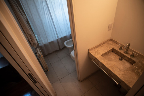 Venta Dpto. 3 Amb Con Cochera Y Bau. Bernal Centro