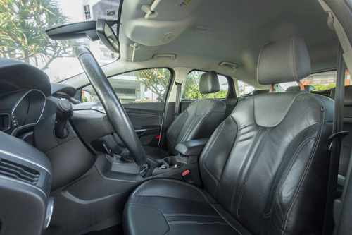 Ford Focus Hatch Titanium Plus 2.0 16v Powershift
