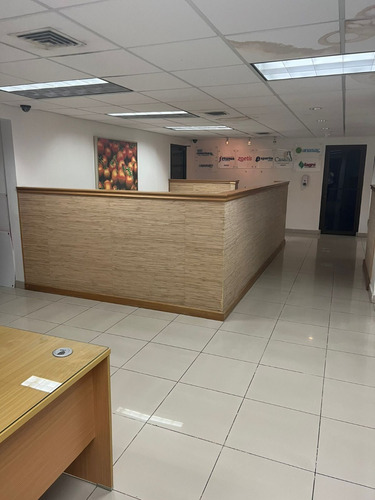 Imagen 4 de 11 de Local Para Oficina O Comercio En El Vergel, Cerca De La Avenida 27 De Febrero