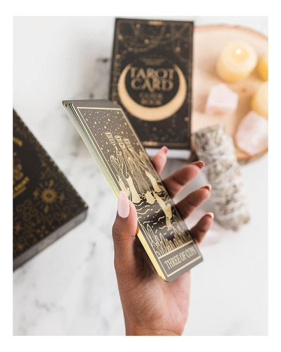 Ochenta Y Ocho Milagros Cartas Místicas De Tarot Dorado Y De