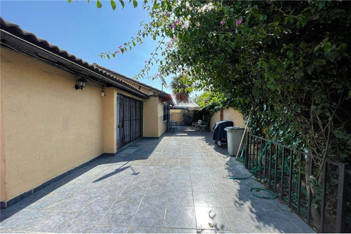 Barrio Residencial Con Gran Conectividad