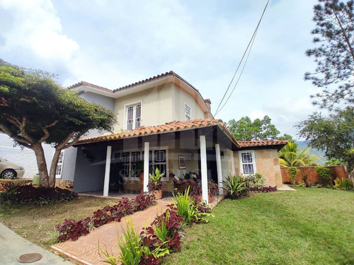 Casa En La Entrada, Res. Altamira - Naguanagua