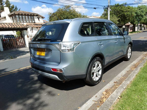 Mitsubishi Outlander 2.400cc At 7 Puestos 4x4