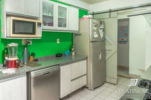 Casa En Venta De 3 Dormitorios C/ Cochera En San Carlos