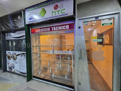Acogedor E Iluminado Local Comercial Ubicado En El C.c. Parque Aragua 24-17294 Ec