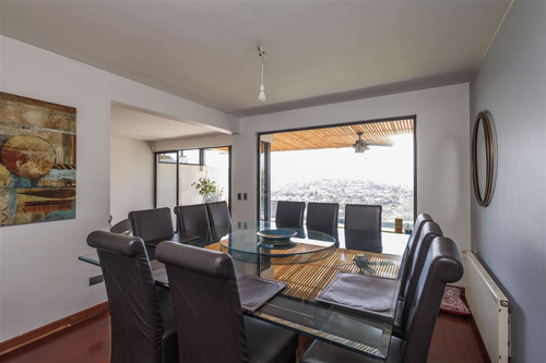 Casa En Condominio De 5 Dorm. San Carlos De Apoquindo.
