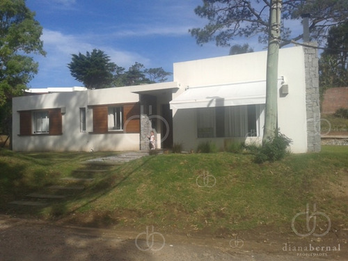 Imagen 1 de 14 de Punta Del Este, Casa Moderna De 2 Dormitorios.