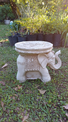 Mesa Elefante De 33 Cm De Alto En Resina Crema