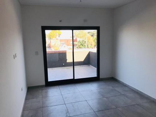 Imagen 4 de 11 de Departamento En Venta En José C Paz