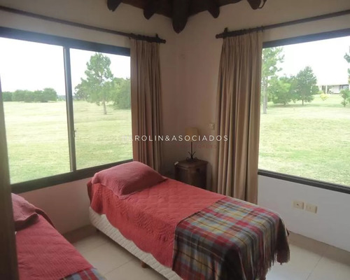 Casa En Venta De 4 Dormitorios En El Quijote, La Barra