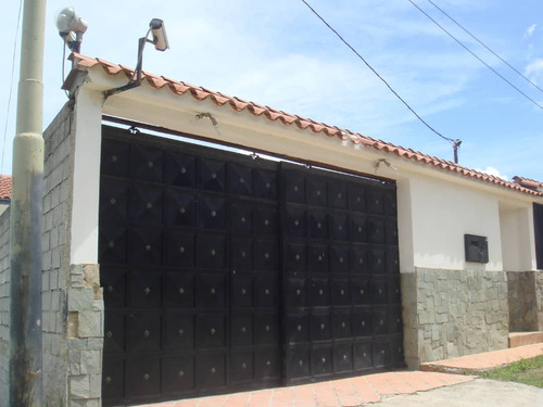 Casa En El Junko Country Club Con Todos Los Servicios Excelente Inversion