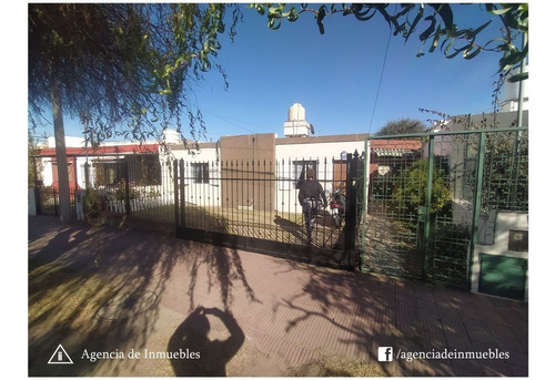 Vende: Casa 2 Dormitorios / Barrio Ayacucho