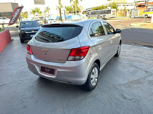 Chevrolet Onix Onix 1.0 MPFI LT 8V FLEX 4P MANUAL