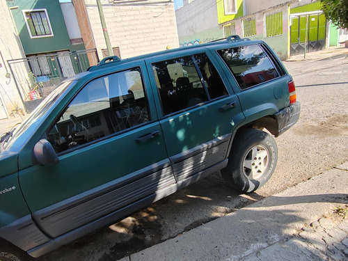 Jeep Grand Cherokee Laredo L6 4x2 At