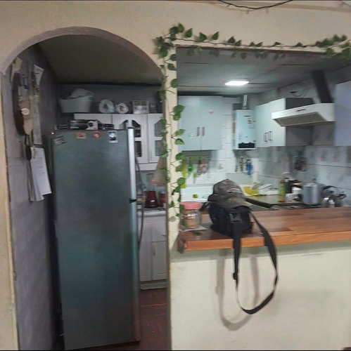 Casa Con 2 Dptos Interiores Y Local Comercial