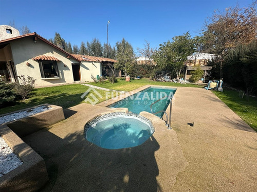 Casa En Arriendo De 7 Dorm. En Talagante