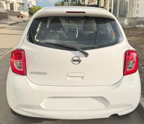 Nissan March 1.6 Sense At