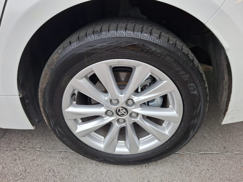 Toyota Corolla 4p XLE HEV L4/1.8 Aut