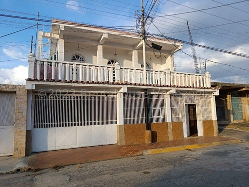 Casa En Venta Urbanización Jose Felix Ribas Maracay Estado Aragua Mls. 24-13182. Ejgp