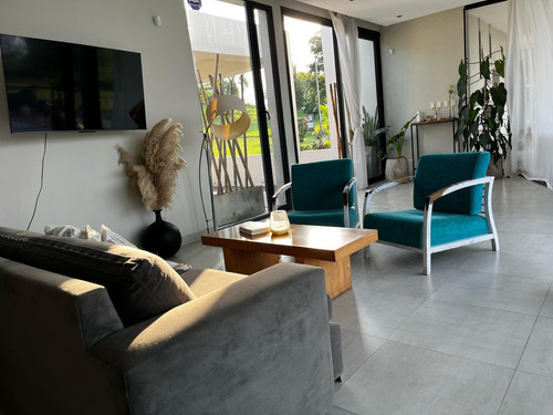 Venta Casa 2 Hab En Club De Campo Los Nogales