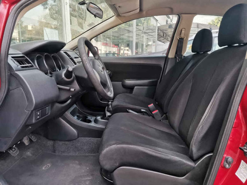 Imagen 10 de 15 de Nissan Tiida 2012 4p Sedan Comfort 6vel A/a