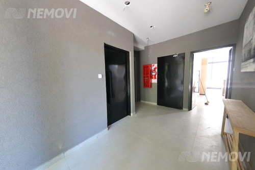 Venta Local Con Patio Parque Saavedra