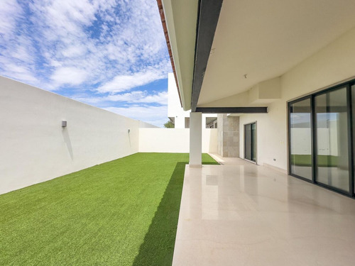 Renta Casa En Los Lagos Residencial