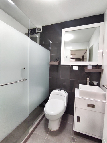 Imagen 22 de 24 de Vendo Bella Oficina 112 M2 En El Ccct Chuao / 0414-3907836
