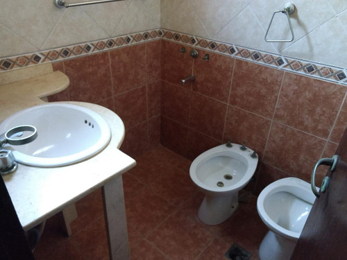 Imagen 9 de 17 de Casa De 3 Dormitorios En Venta En Alberdi Centro Con Cochera Para 3 Autos