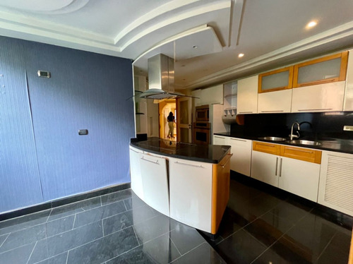 Imagen 14 de 24 de Apartamento En El Parral De 207 Mtrs