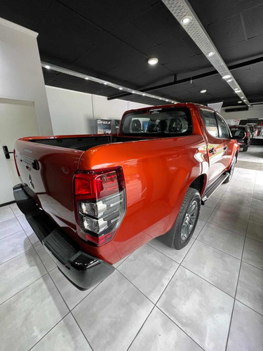 Imagen 14 de 25 de Mitsubishi L200 2023 2.4 Di-d High Power 181cv Cuero