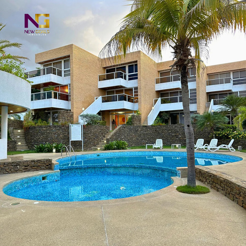Town House Conj. R. Plaza Real. Maneiro. Isla De Margarita