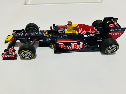 Minichamps F1 1:18 - Rbr08 - Vettel N Senna Azul