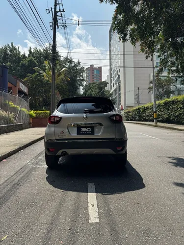 Renault Captur 2.0 Intens Automática