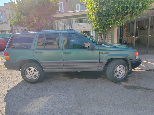 Jeep Grand Cherokee Laredo L6 4x2 At
