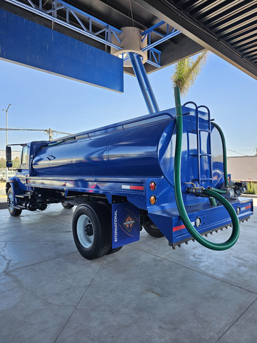 International 4300 Modelo 2013 Pipa De Agua 10,000 Litros