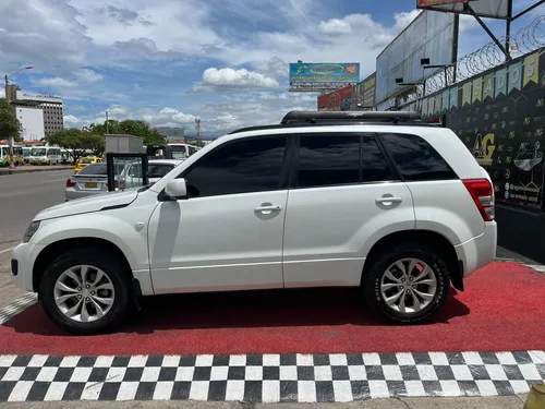 Suzuki Grand Vitara SZ 2.4 MT 4X2