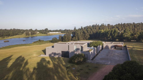 Lencke Vende - Estupenda Casa En Villalagos