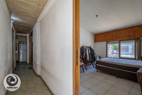 Ph En Lomas Del Mirador, 3 Ambientes, 2 Habitaciones, 1 Baño, Patio, Cuarto De Guardado