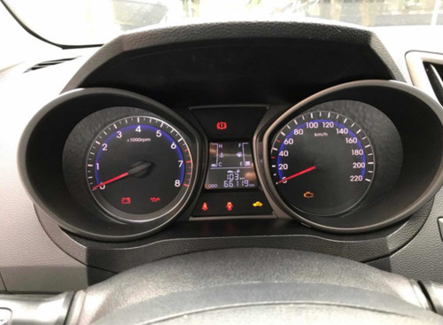 Imagem 4 de 6 de Hyundai Hb20 2013 1.0 Comfort Flex 5p