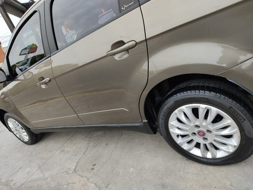 Fiat Grand Siena 2013