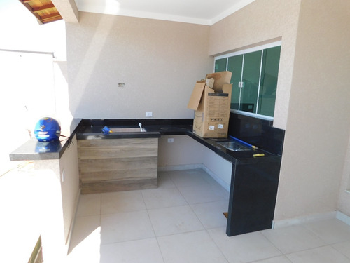 Casa Nova E Com Piscina A Venda Em Peruíbe