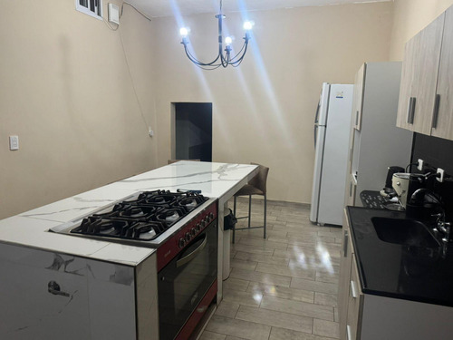 Casa En Venta - 2 Dormitorios 3 Baños - Cochera - 143mts2 - Villa Ballester
