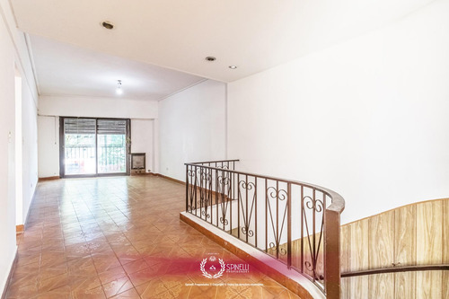 Venta Casa 4 Ambientes Local 246m² Construidos Sobre Terreno De 95m² Usaa 821m² Vendibles