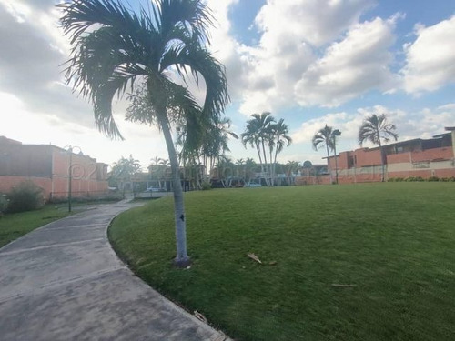 Imagen 18 de 27 de Jorge Sayegh, Vende Hermoso Town House #22-13404
