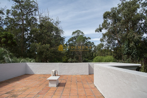 Casa Ubicada En Zona De Paz Y Tranquilidad.- Ref: 4528