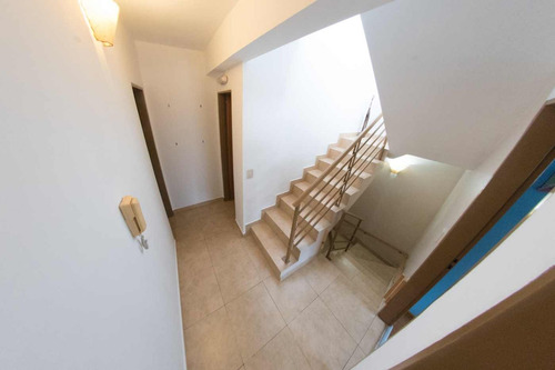 Imagen 17 de 30 de Triplex 3 Ambientes Con Cochera En Villa Luzuriaga