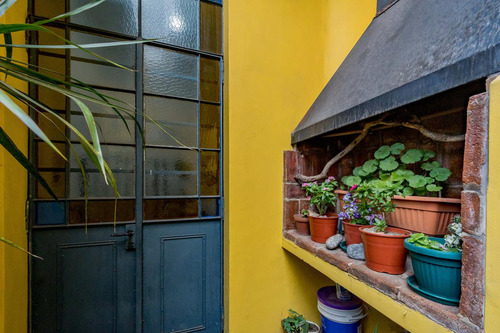 Venta/permuta - Casa Planta Alta, 4 Dormitorios - Centro, Rosario.