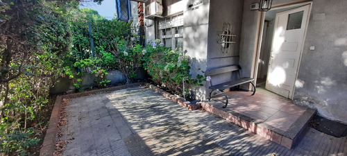 Dueño Vende Amplia Casa Sobre Avenida Soca En Pocitos,  5 Dormitorios, 3 Baños.  Terraza, Jardín Y Fondo.